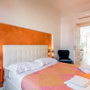 Guesthost - Santa Maria Novella Cozy Flat 아파트 피렌체