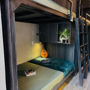 T Zone - Quiet Place, Near China Town,ho Thi Ky Street Food,cafe,beer Hotel a capsule
